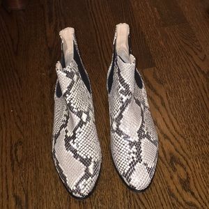 Aquatalia ankle boots